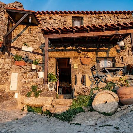 Готель Old House Монсанту Екстер'єр фото