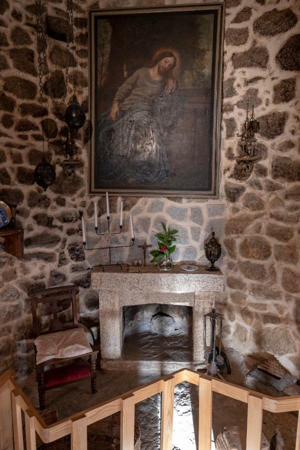 Готель Old House Монсанту Екстер'єр фото